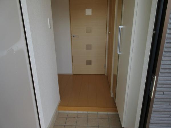 グランディオーズ八多(玄関)