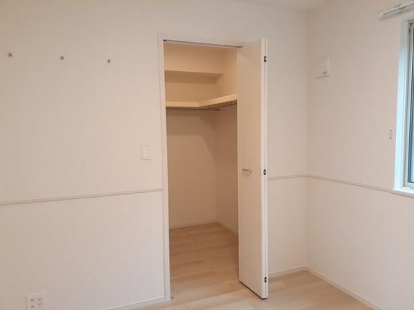 ザ・ビレッジグリーン山口町Ⅱ(収納)