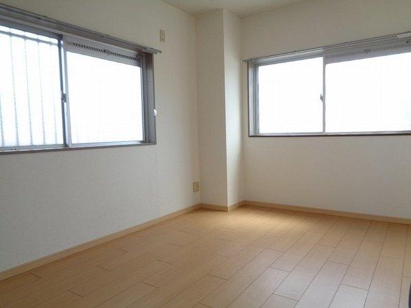 シュロスアリノ