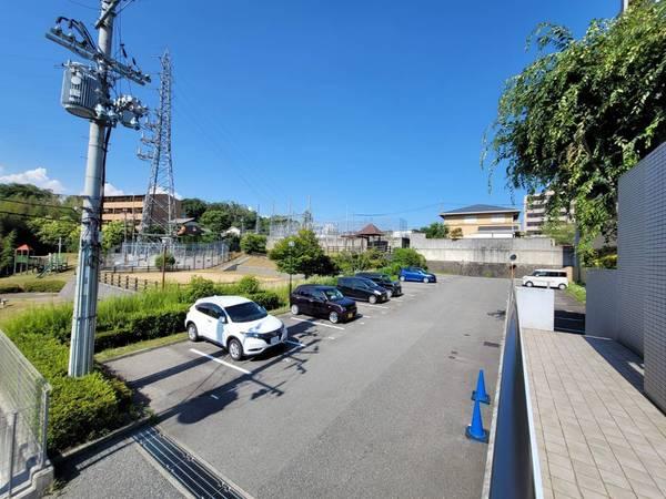 スプランドゥールヴィラ(駐車場)