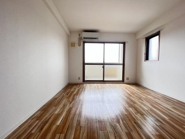 スプランドゥールヴィラ(リビング)