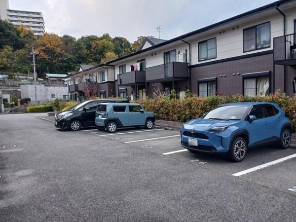 アンジェリーク(駐車場)