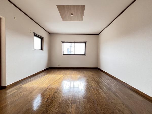 メゾンイワサカ