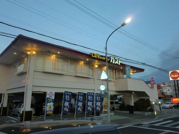 ホワイトヒルC棟(ガスト 三田店)