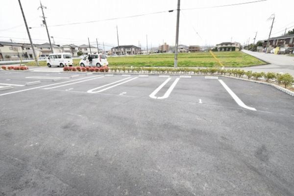 フルールドゥソレイユⅠ(駐車場)