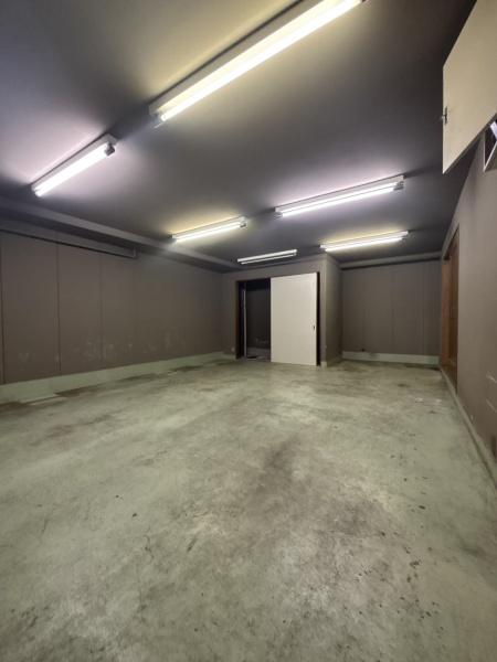 中央町　店舗事業所