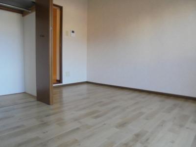 クレセント西山(洋室)