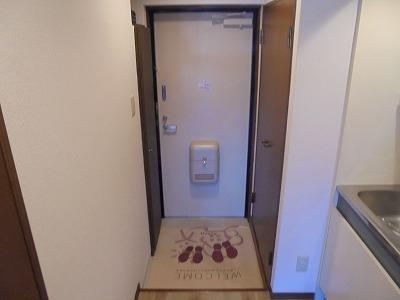 クレセント西山(玄関)