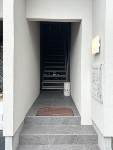 北区道場町 貸店舗・事務所(玄関)