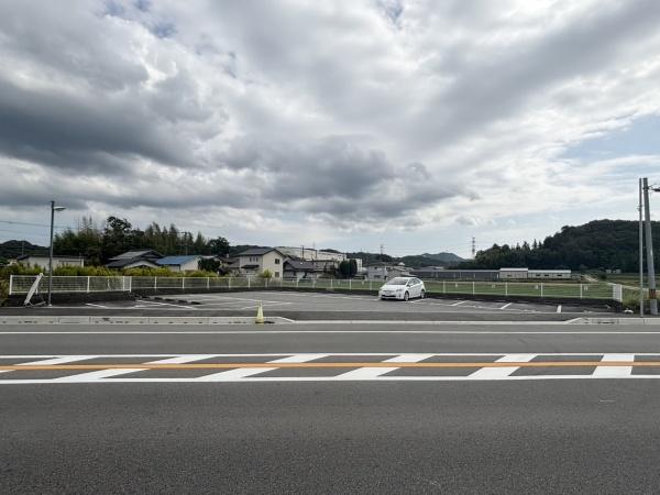 北区道場町 貸店舗・事務所(駐車場)