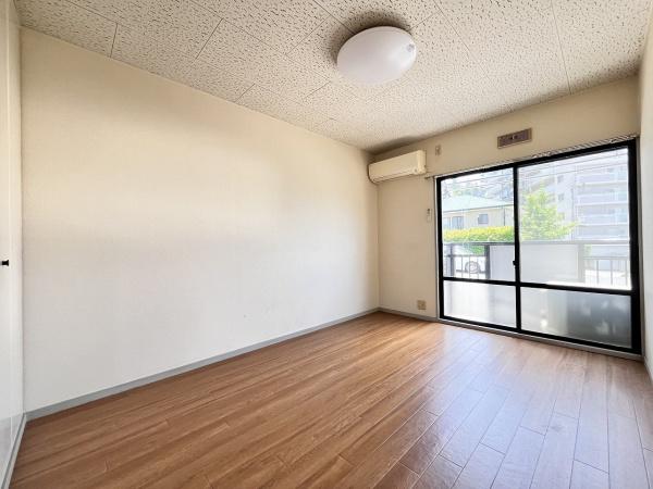 アパートメントTS(リビング)