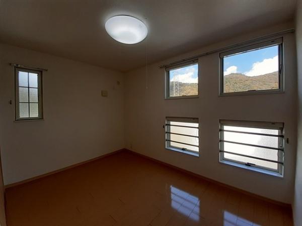 レーベンスクエアⅡ号棟