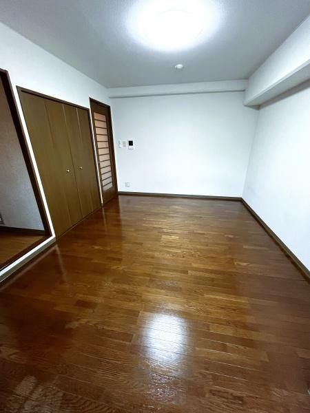 ファミーユ三田