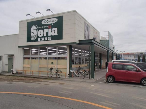 グランシャリオⅡ　B棟(セリア篠山店)