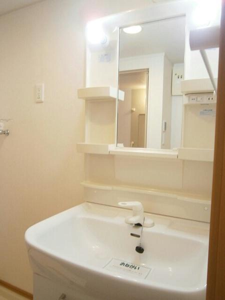 メゾン　オーブＡ