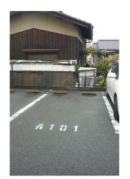 ツインシャトーＡ