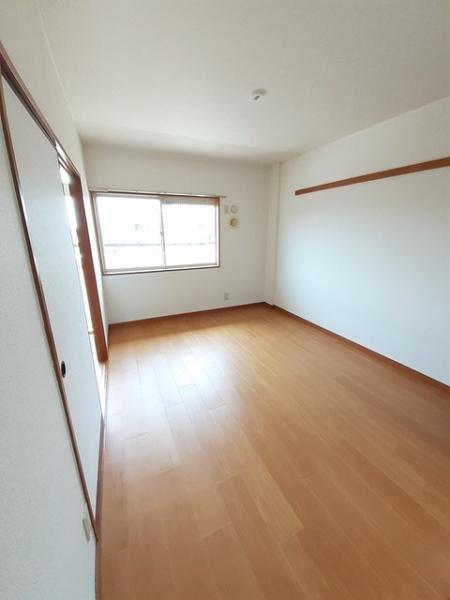 ニュ－シティ中須加　Ａ棟