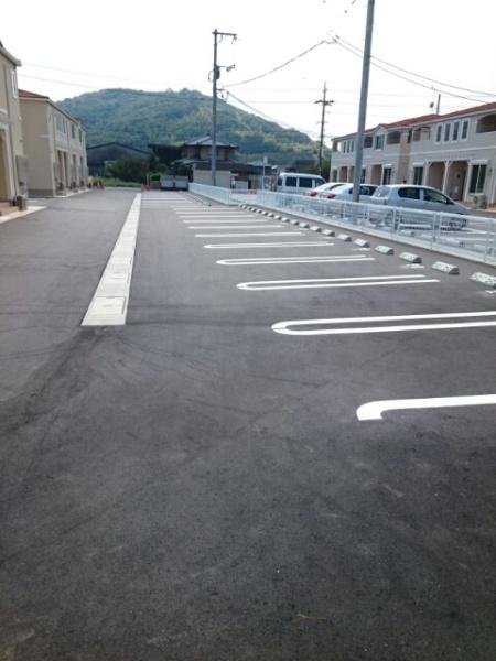 ノヴァ 2(駐車場)