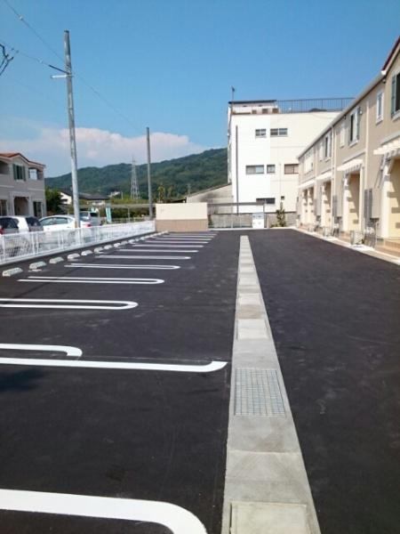ノヴァ 2(駐車場)