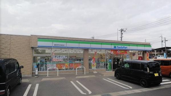 エレガント　フランＡ(ファミリーマート倉敷西阿知町新田店)