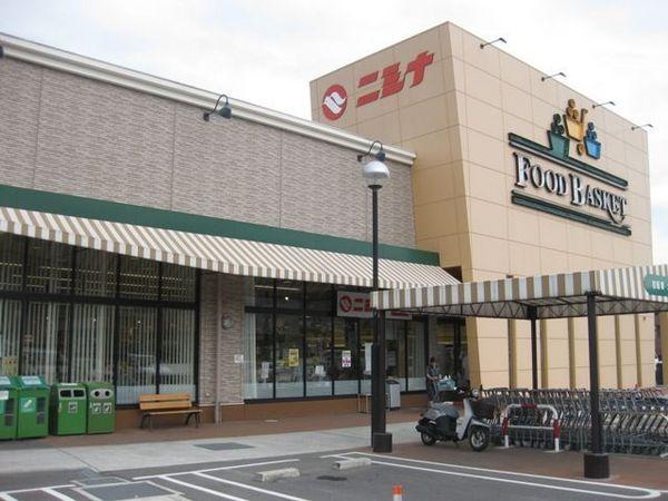 ベルハイツ岡野(ニシナフードバスケット児島柳田店)