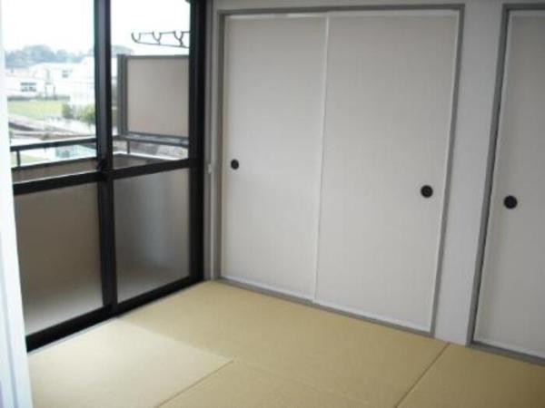 ロイヤルパレス新倉　Ｂ棟