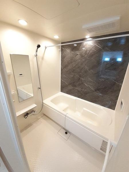 ニュー・エンブレムＢ