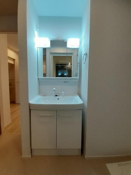 ニュー・エンブレムＢ