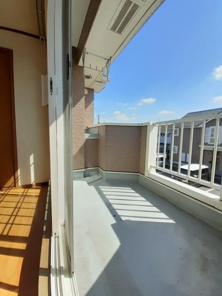 ミドルロ-ドA(バルコニー)