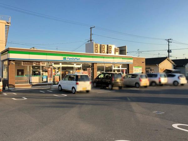 ユートピア三宅B棟(ファミリーマート倉敷水島北緑町店)