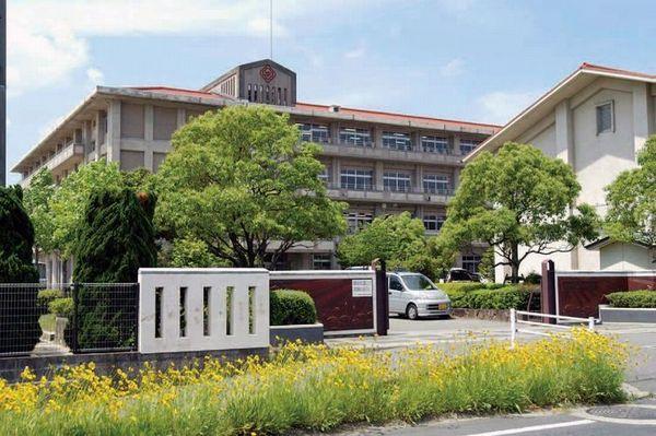 ロイヤルマンション(倉敷市立連島南中学校)