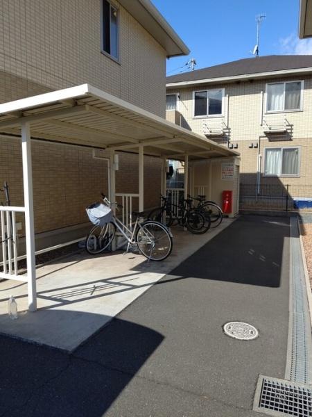 アドラブールE・F棟　F棟