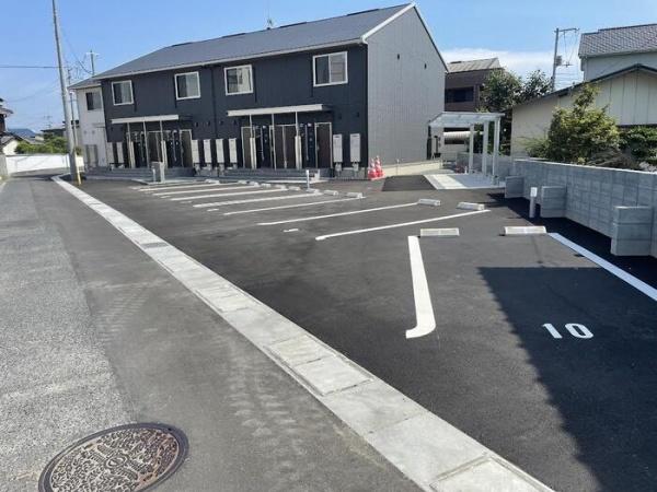 フォルビート(駐車場)
