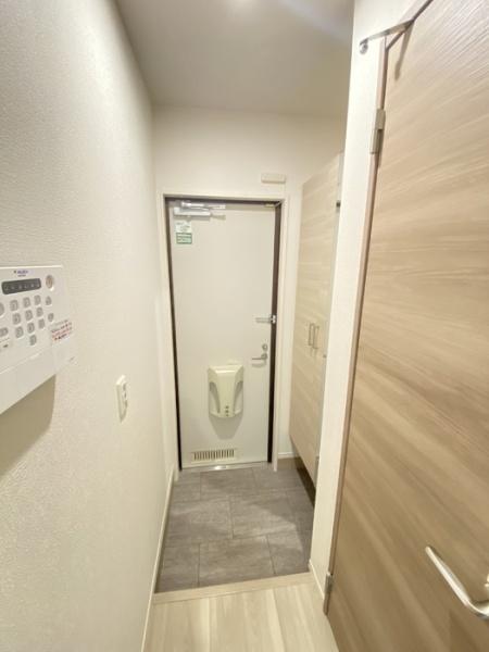 プラント C棟(玄関)
