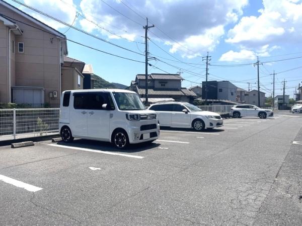 ドミールユー　Ｂ棟