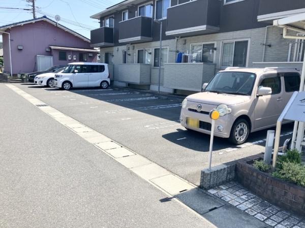 ノールヴィラージュ(駐車場)