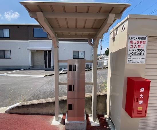 鴨方駅前シックスイン