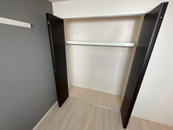 ヴァーティカル　シナモン
