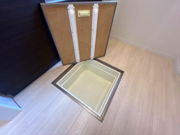 ヴァーティカル　シナモン