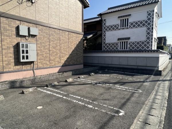 アネシス(駐車場)