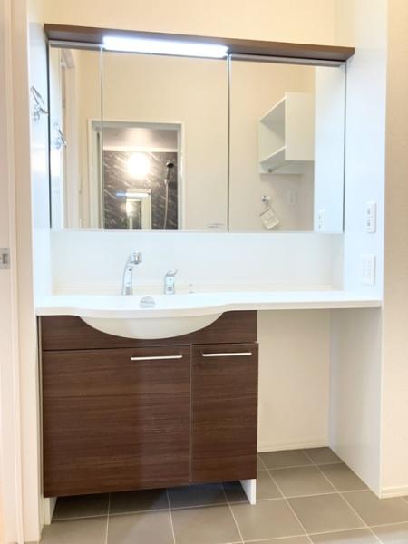 ナウ　リヴィエール