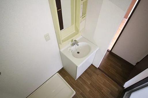 フォブール緑丘　B