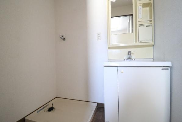 フォブール緑丘　B