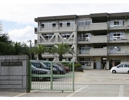 レーベンA棟(倉敷市立郷内小学校)