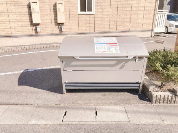 ライフモア守上　B棟