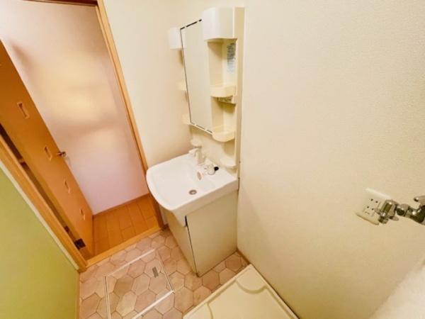 ライフモア守上　B棟