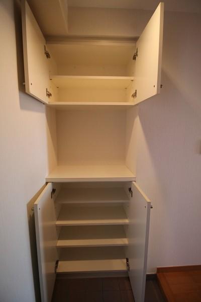 草加市栄町3丁目のマンション(玄関)