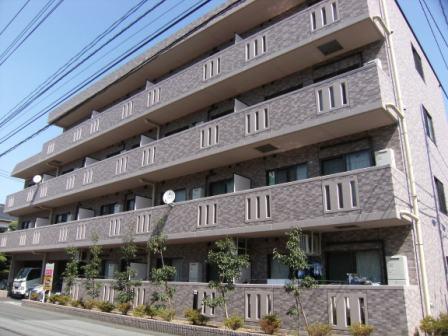 草加市栄町3丁目のマンション