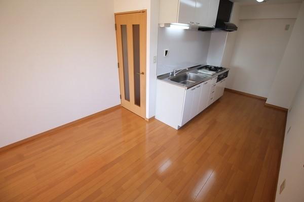 草加市栄町3丁目のマンション(リビング)