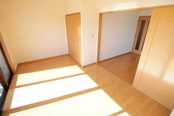 草加市栄町3丁目のマンション(洋室)